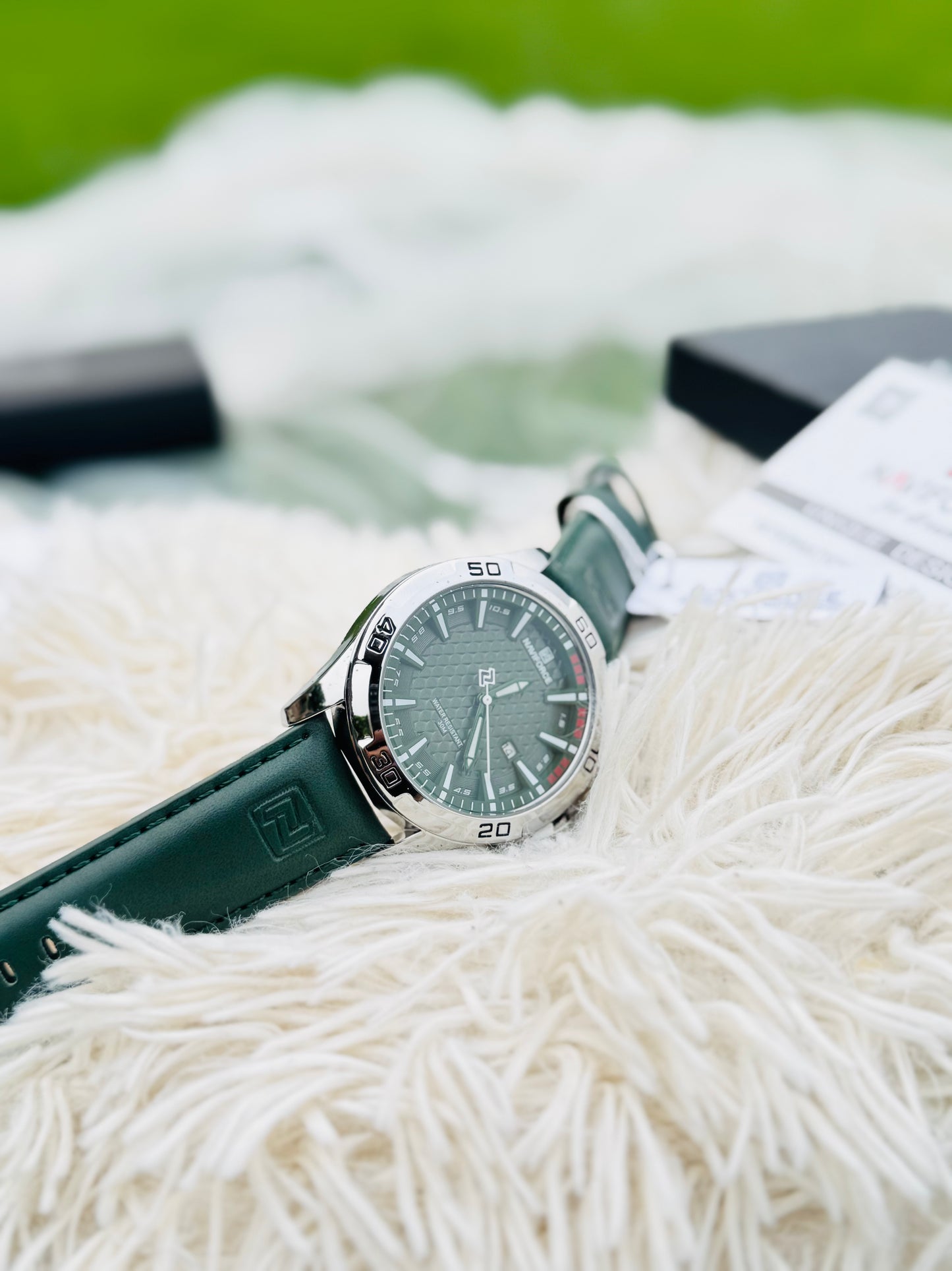 NAVIFORCE 's Casual Alloy Case Quartz Watch with Genuine Leather Strap, Waterproof Dial, Youthful and Stylish Wristwatch