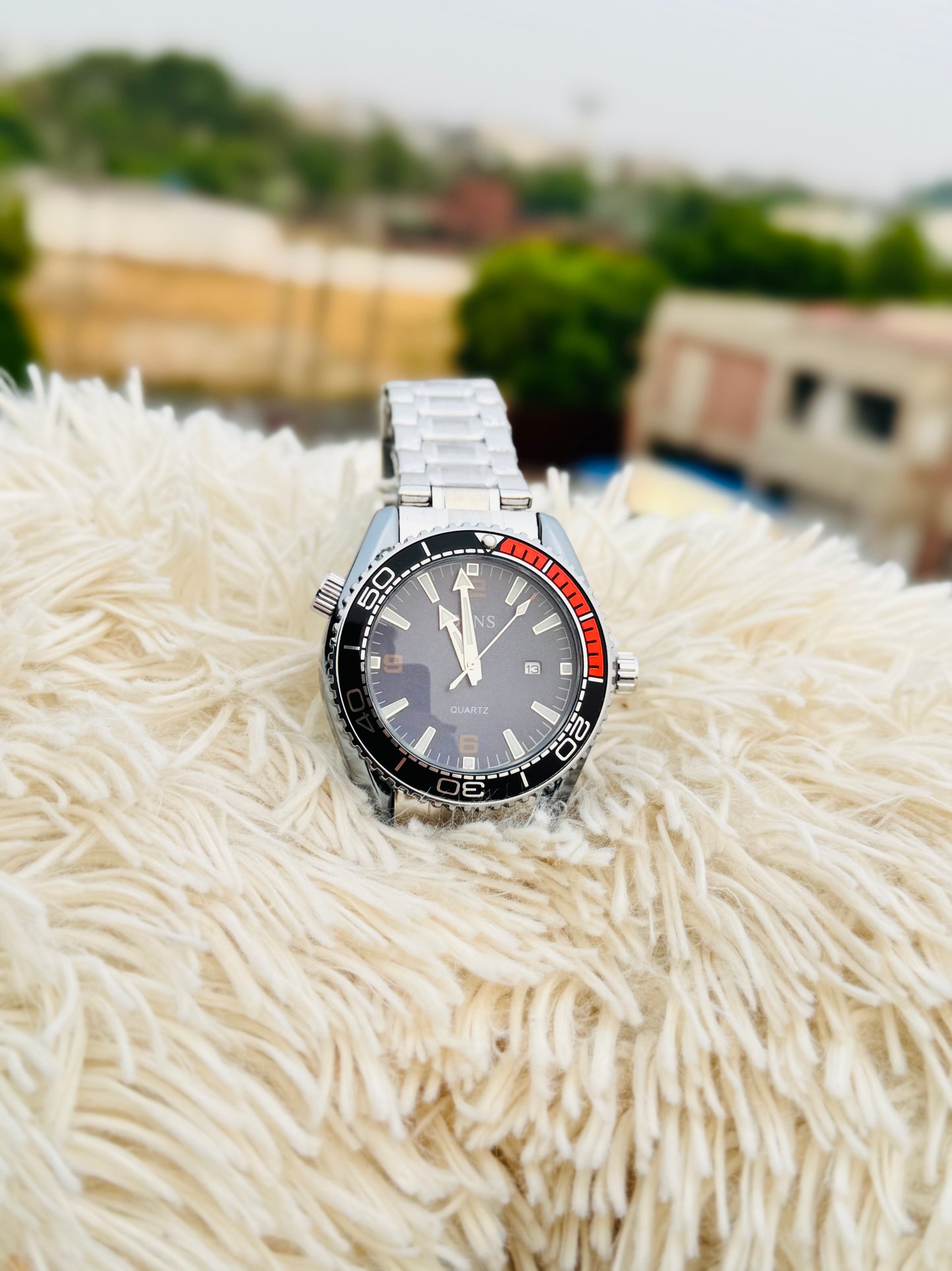 OFNS Men'S Sport Watch - 30m High Quality, Luminous Hands & Calendar, Durable Steel Band, Blue Dial with Red Accents