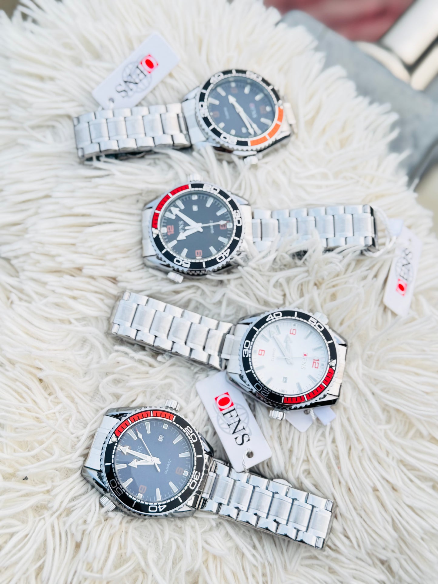 OFNS Men'S Sport Watch - 30m High Quality, Luminous Hands & Calendar, Durable Steel Band, White Dial with Red Accents