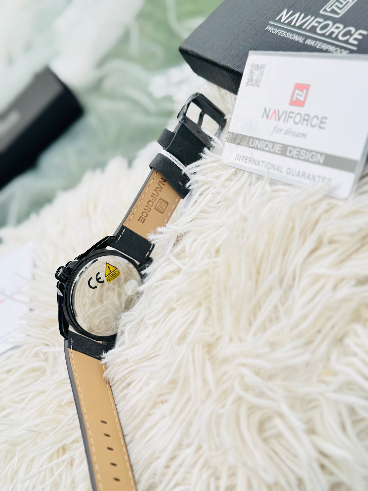 Quartz Watch with Genuine Leather Strap, Waterproof Dial, Youthful and Stylish Wristwatch