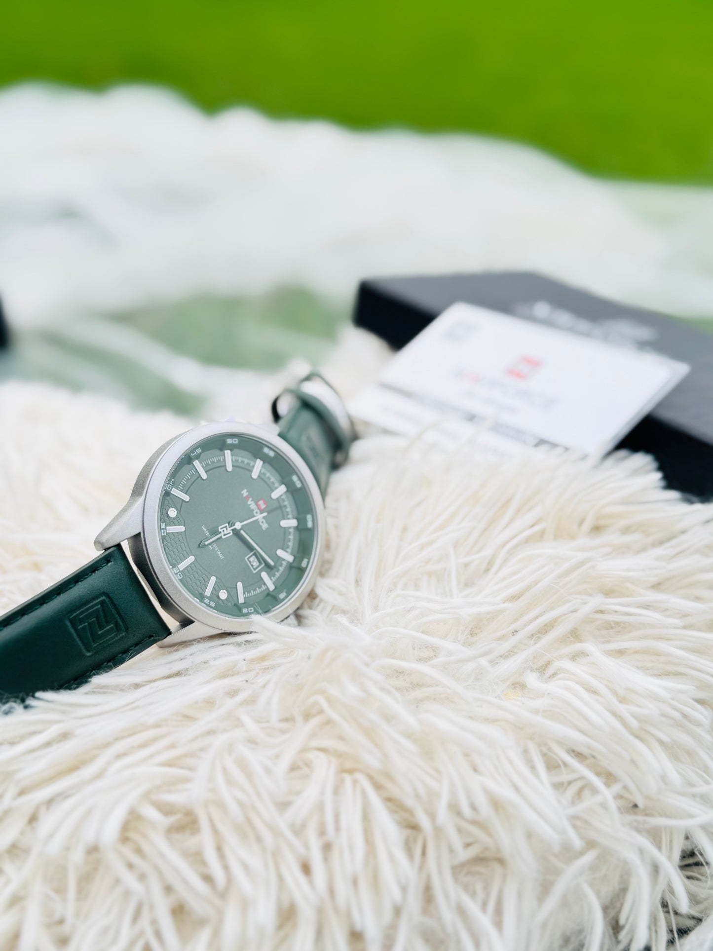 NAVIFORCE New Leather Strap Glow-In-The-Dark Quartz Watch Men&Women&Apos;S Casual Sports Watch