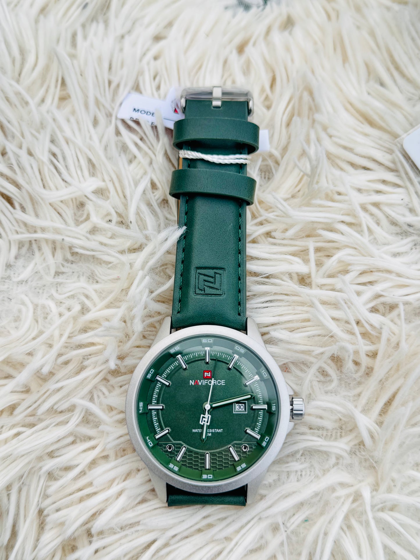 NAVIFORCE New Leather Strap Glow-In-The-Dark Quartz Watch Men&Women&Apos;S Casual Sports Watch