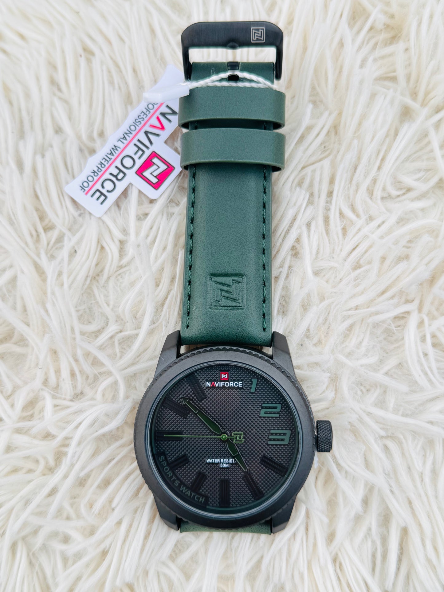 NAVIFORCE Brand 9202L 9202 Sports Watch Men Fashion Casual Quartz Wristwatch Male Date Waterproof Leather Analog Clock